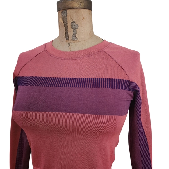 Fabletics Tory Cropped Seamless Long Sleeve Top S - Picture 3 of 5